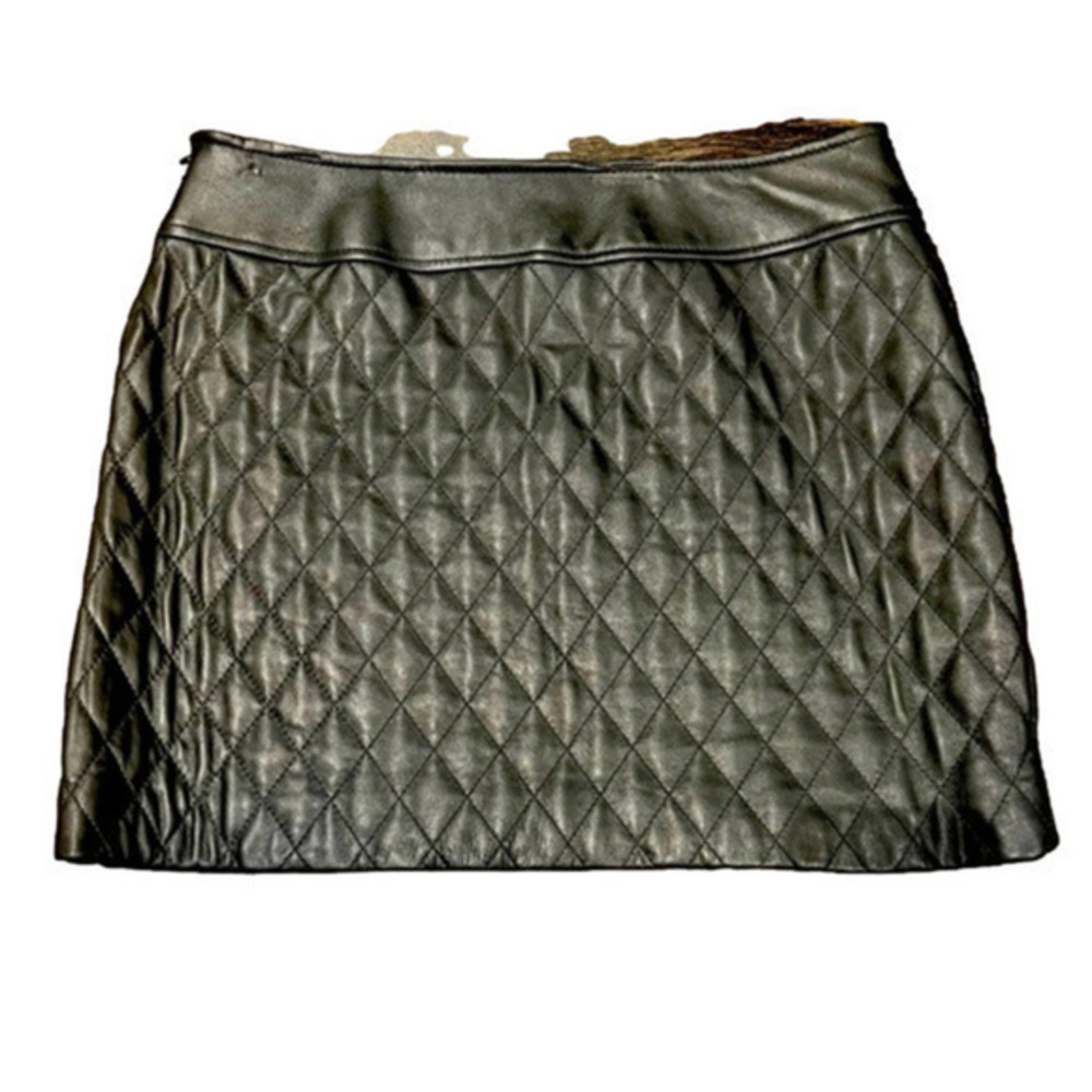 Danier black leather quilted leather skirt size 10 US